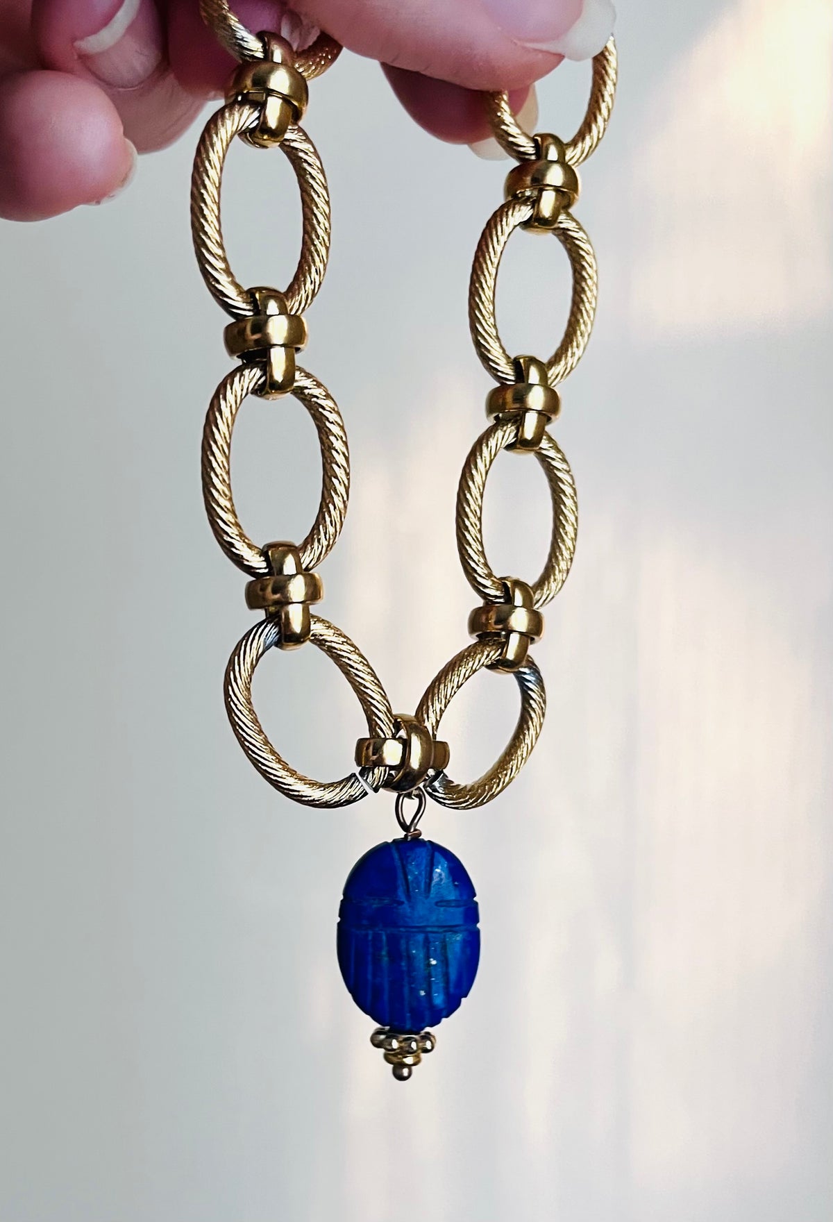 Bracelet amulette scarabée Lapis-lazuli