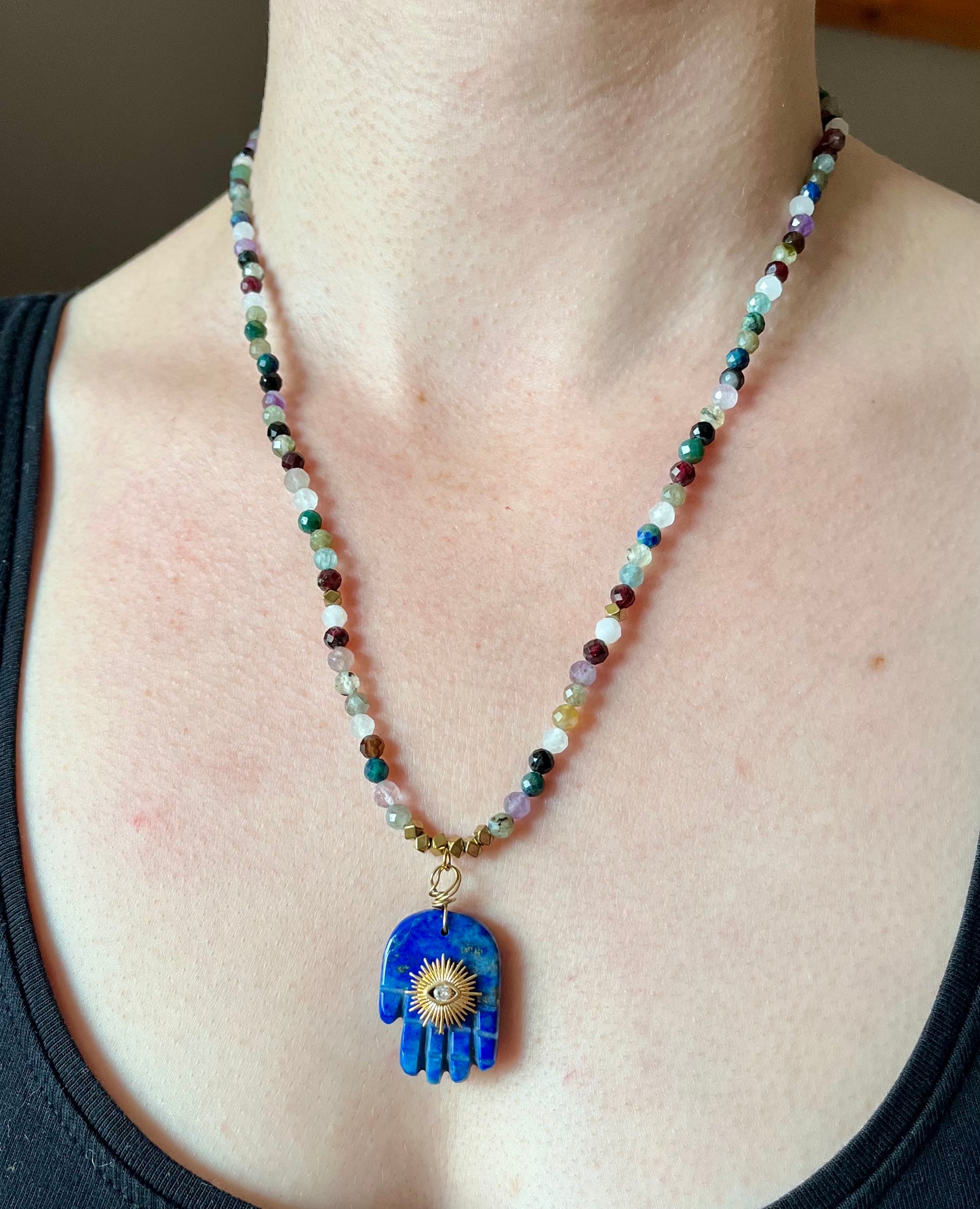 Sautoir multi pierres main protectrice Lapis-lazuli