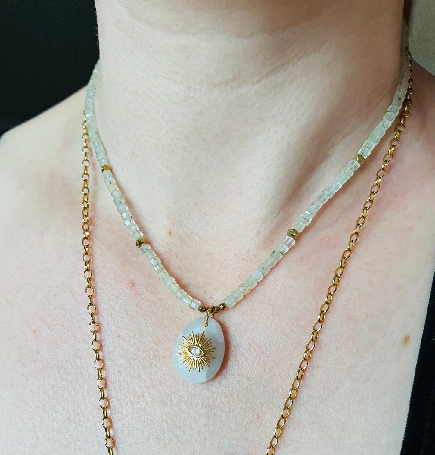 Collier talisman Prehnite et Pierre de Lune - Bienveillance, joie