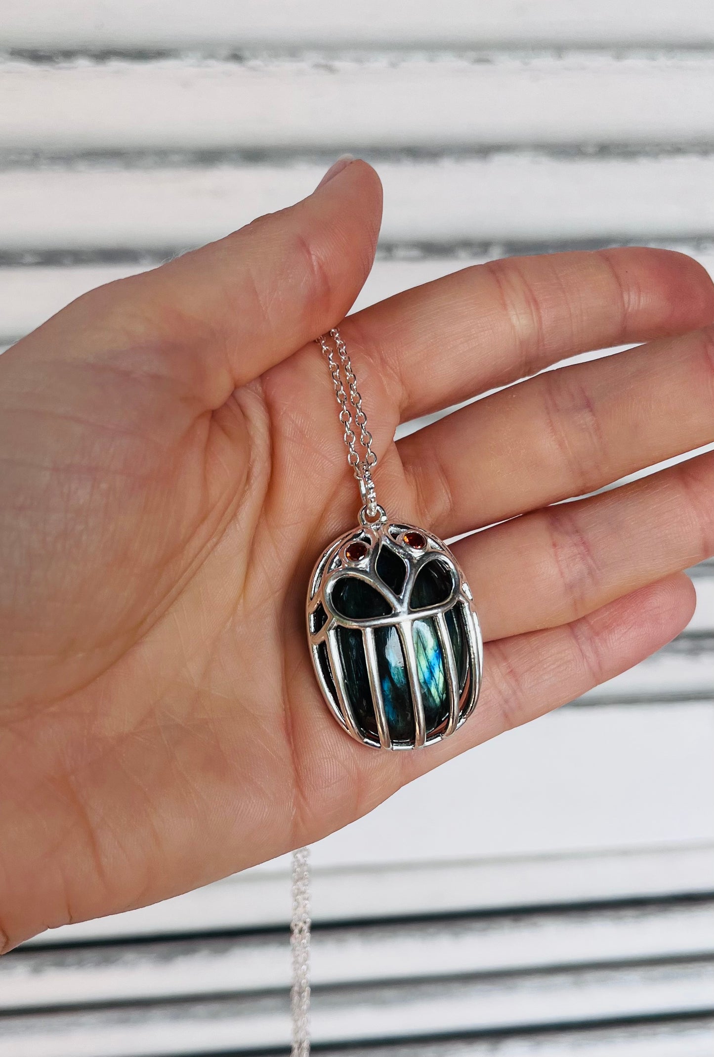 Collier Talisman Scarabée Labradorite