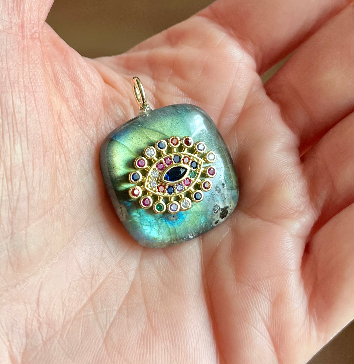 Pendentif grigri talisman Labradorite