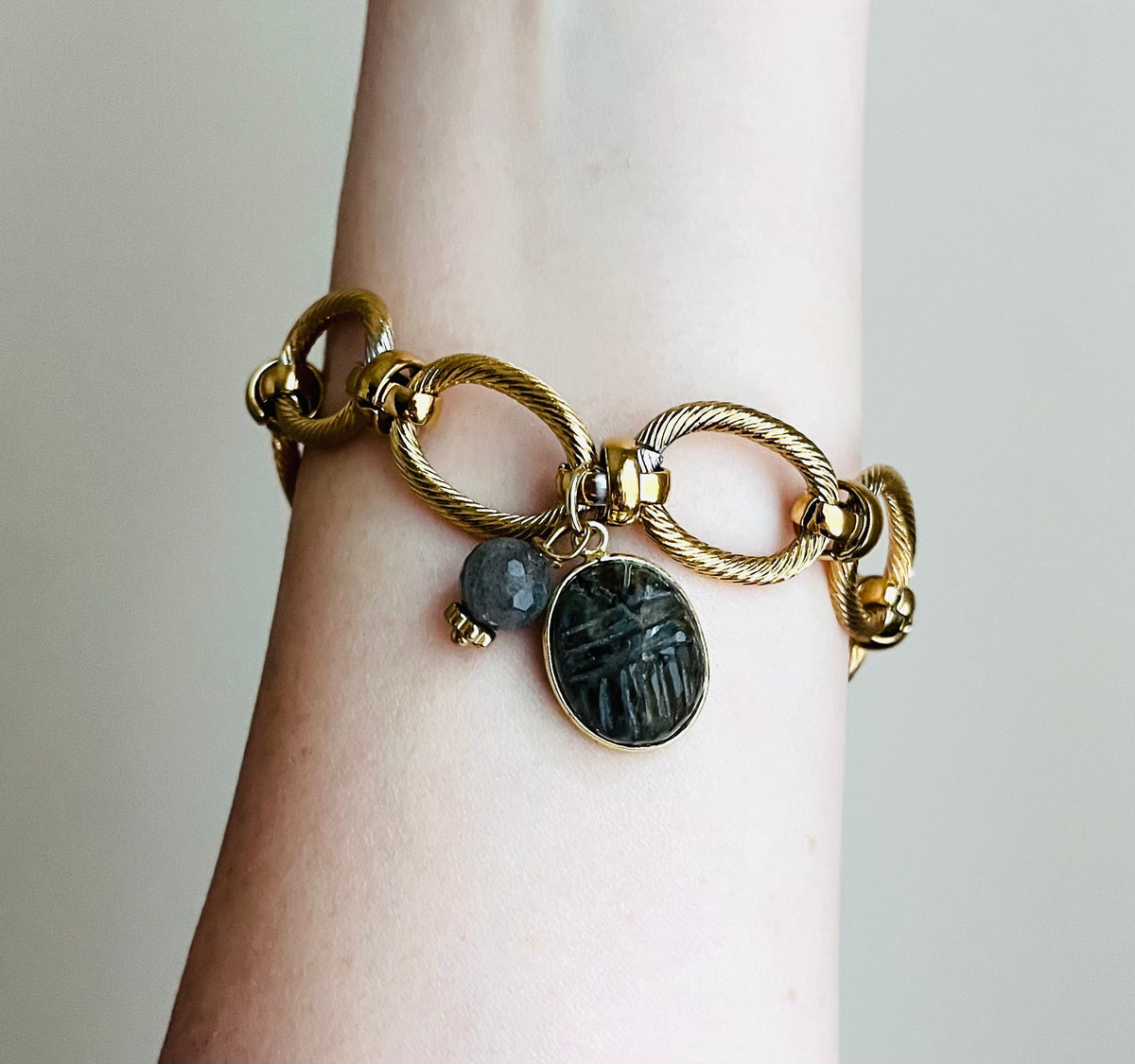 Bracelet grigri amulettes Labradorite