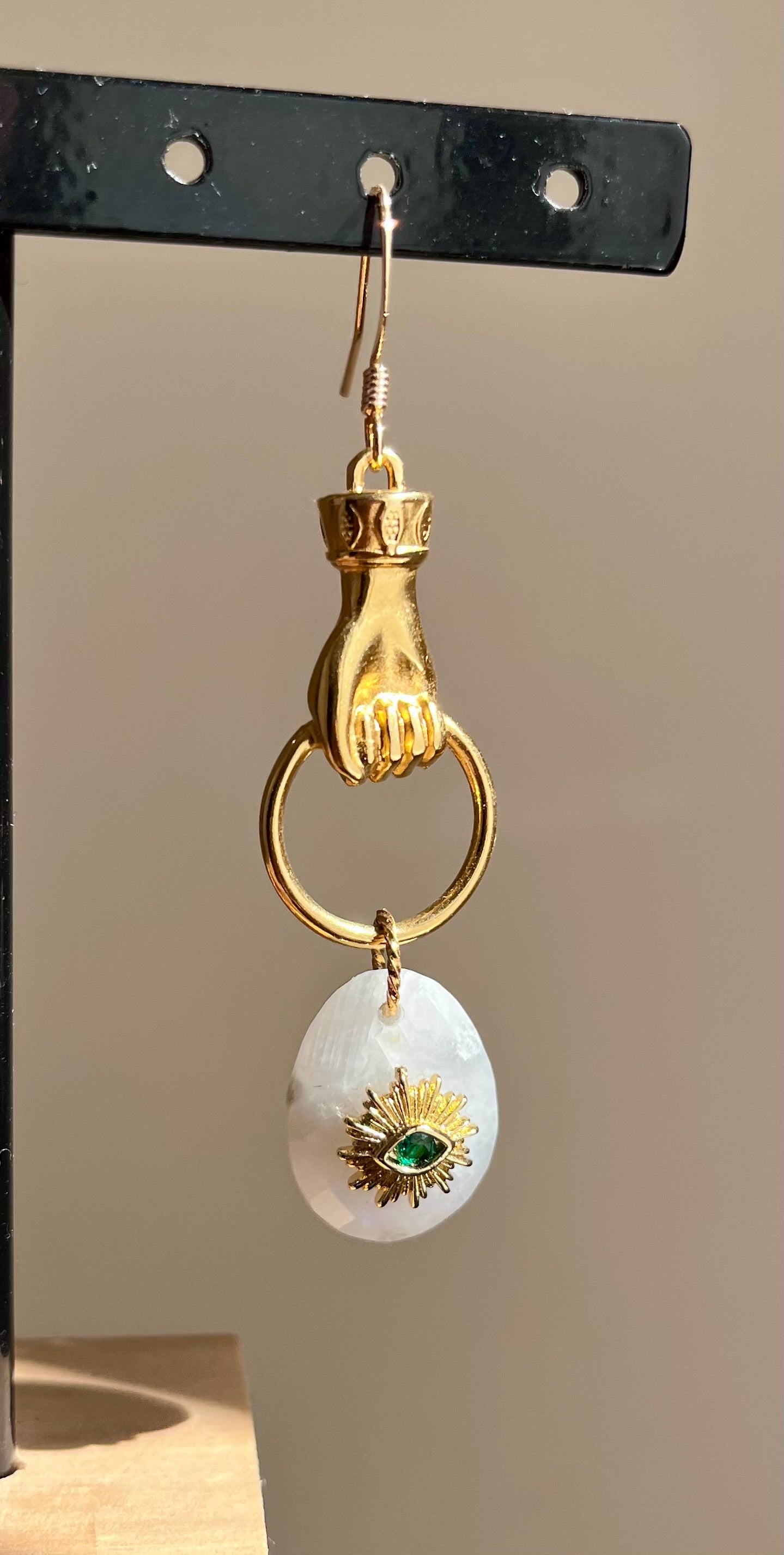 Mono boucle amulette Pierre de Lune