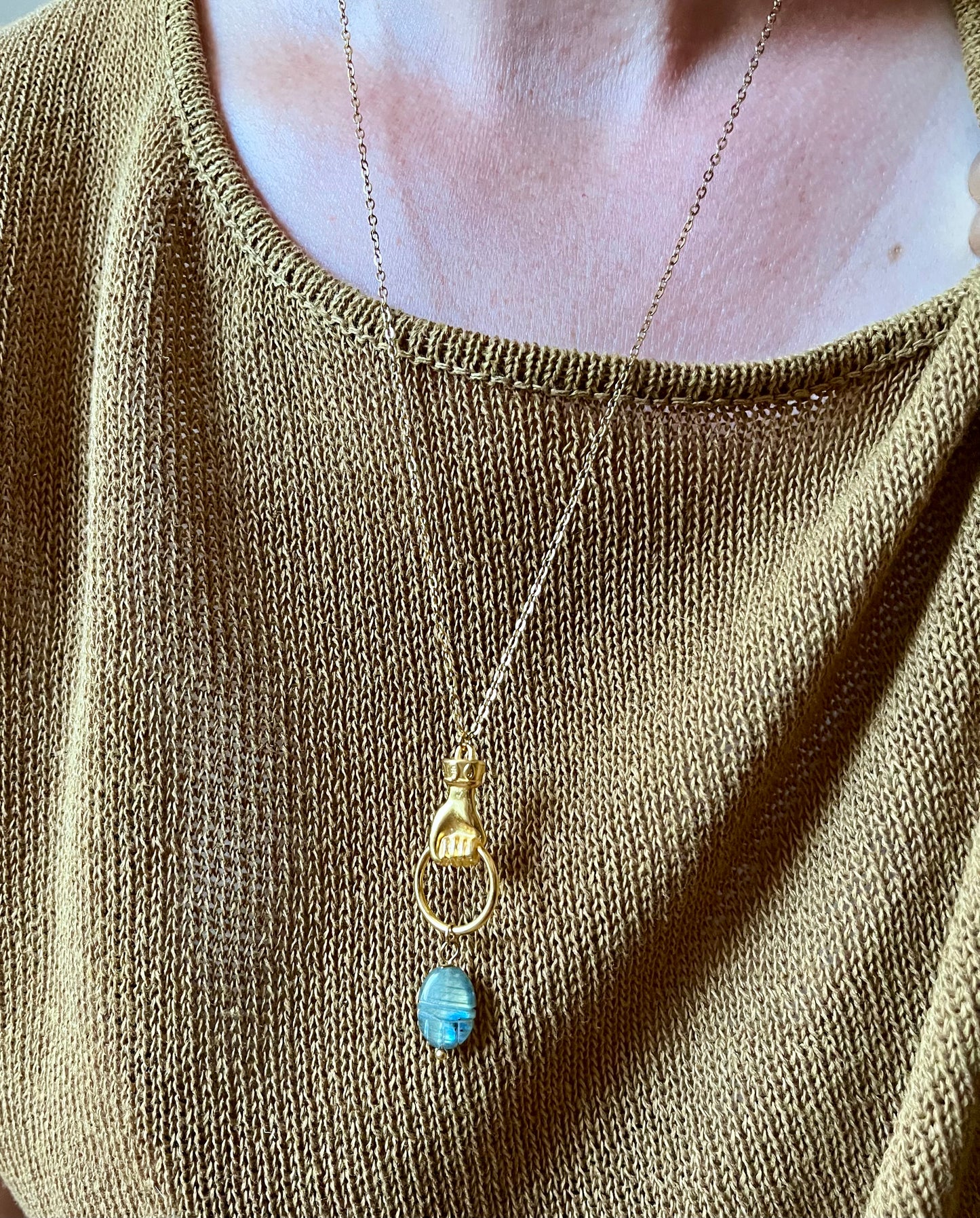 Collier sautoir talisman scarabée Labradorite