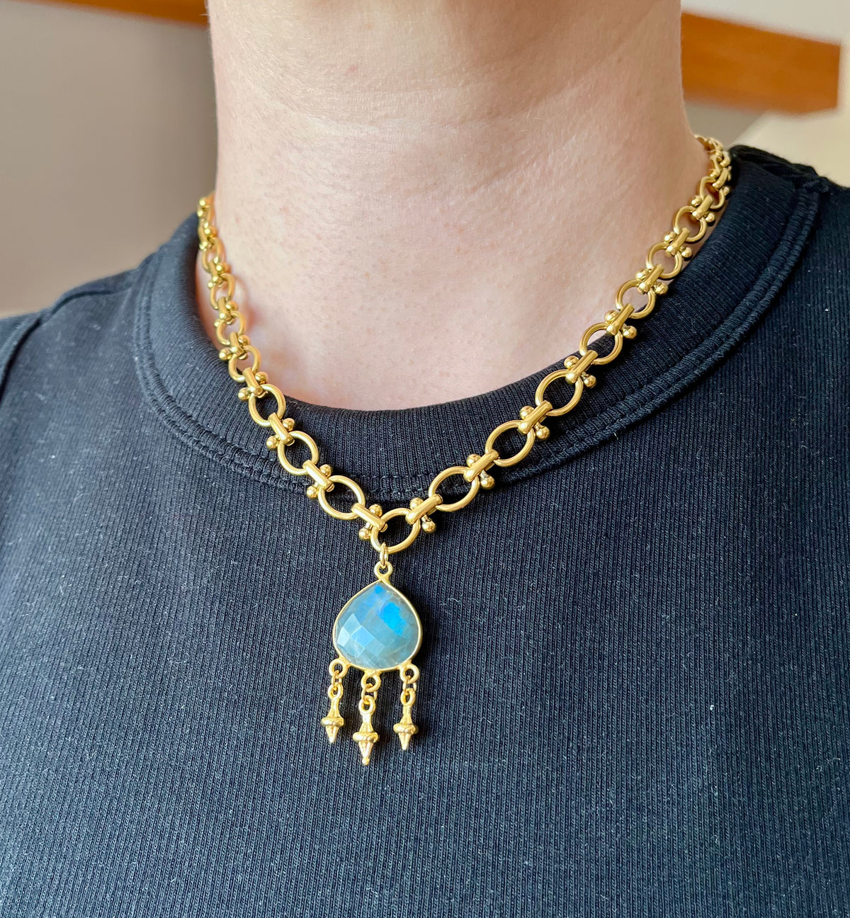Collier grigri Labradorite bleue