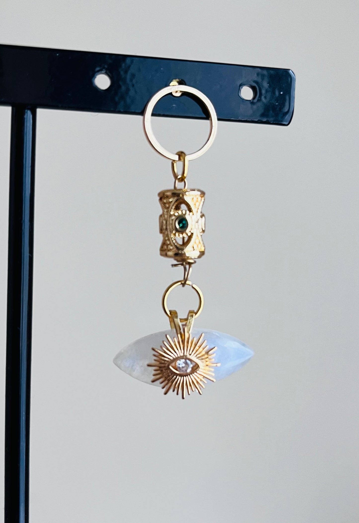 Mono boucle œil protecteur Pierre de Lune