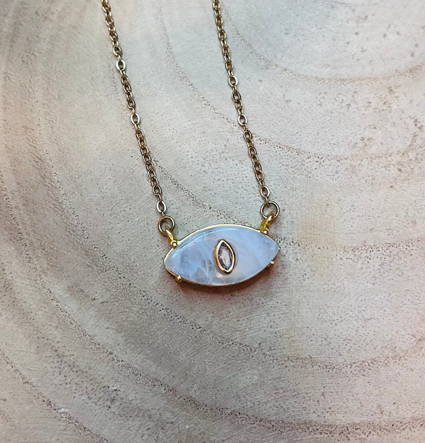 Collier talisman œil protecteur Pierre de Lune