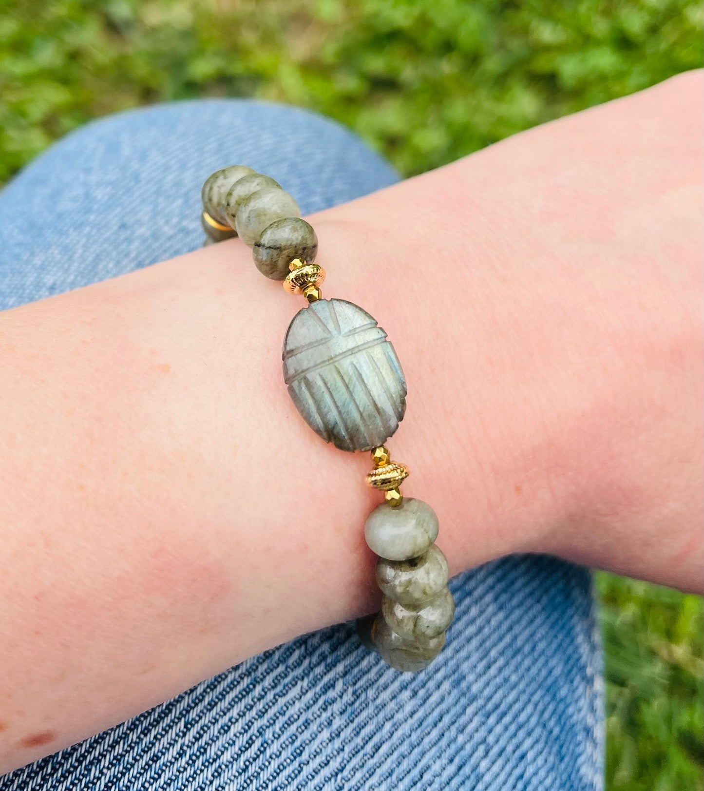 Bracelet amulette scarabée Labradorite