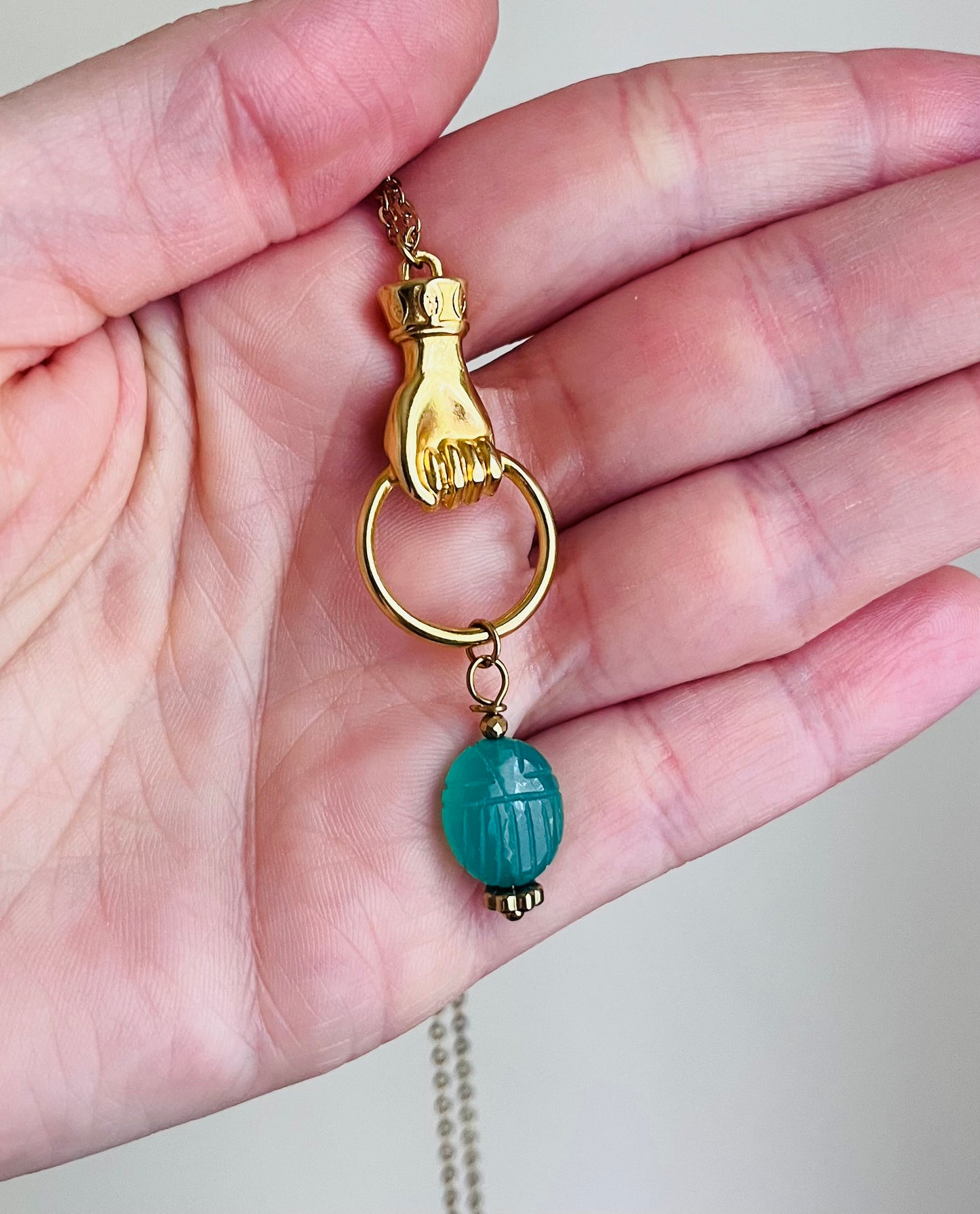 Collier sautoir talisman scarabée Onyx vert