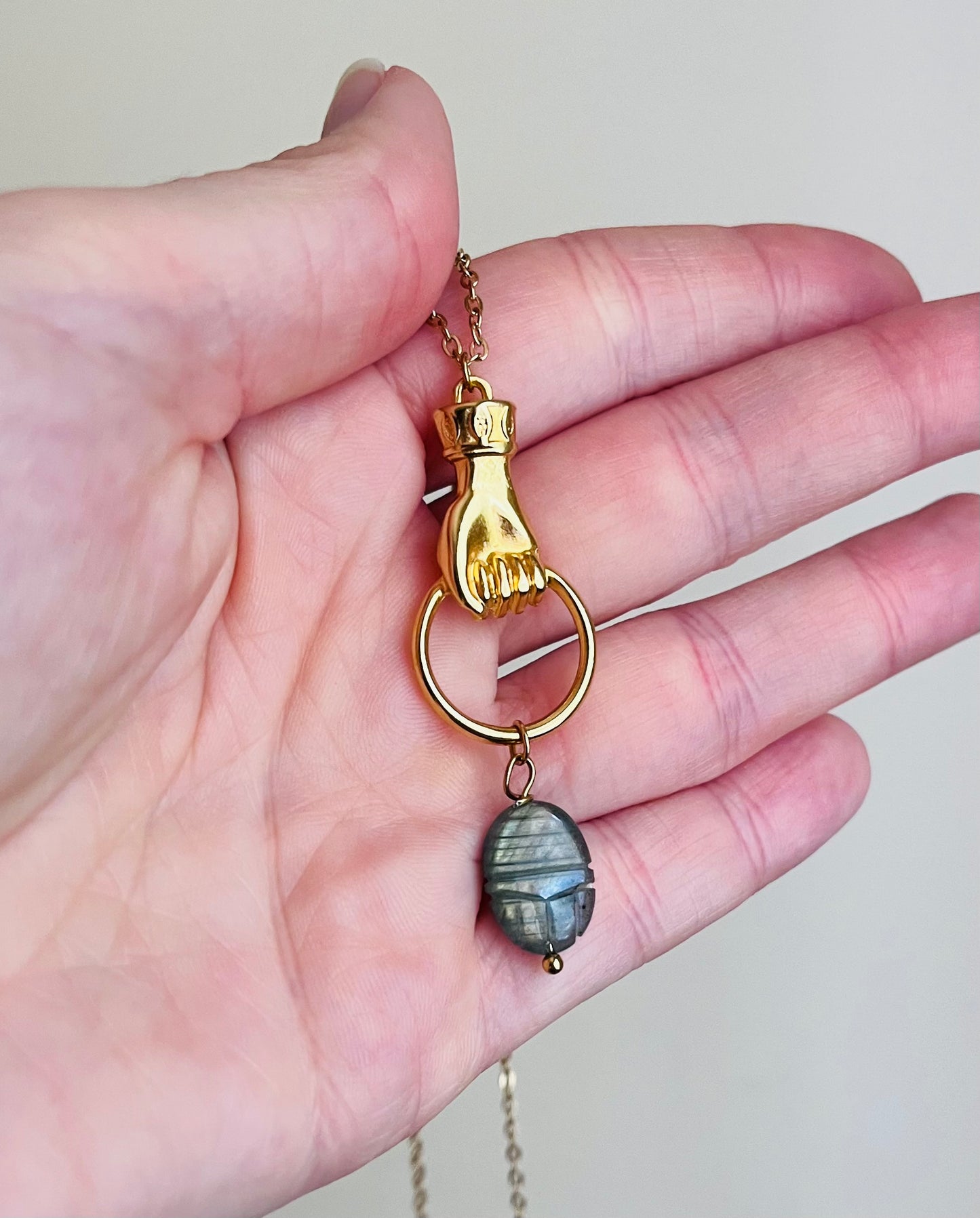 Collier sautoir talisman scarabée Labradorite