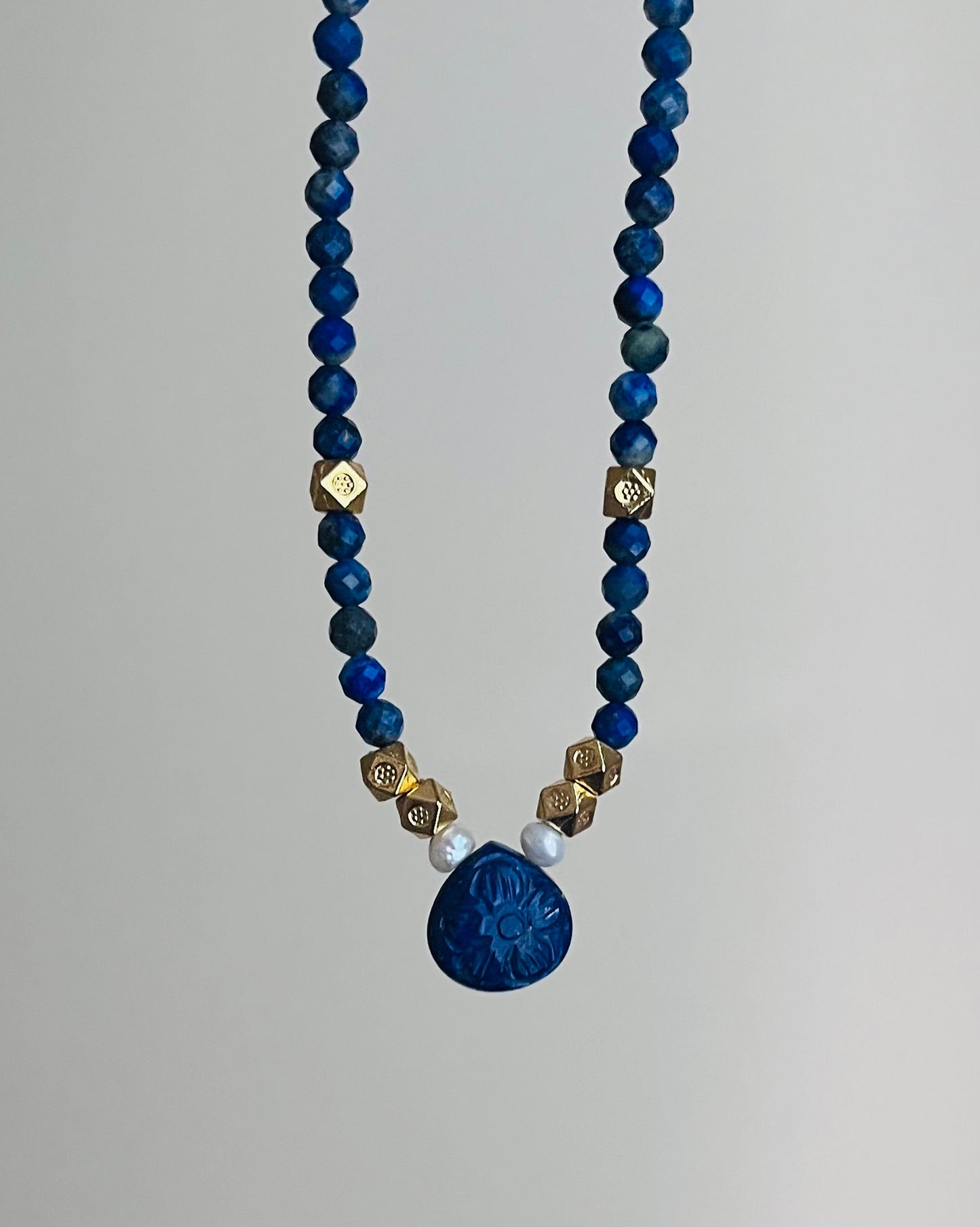 Collier talisman Lapis-lazuli
