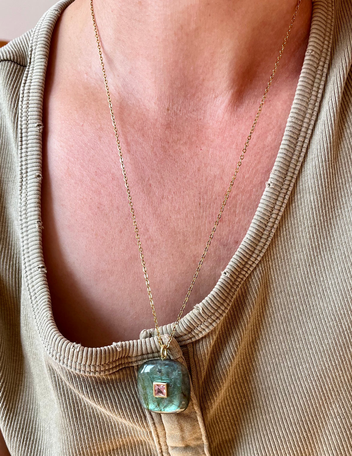 Sautoir amulette Labradorite