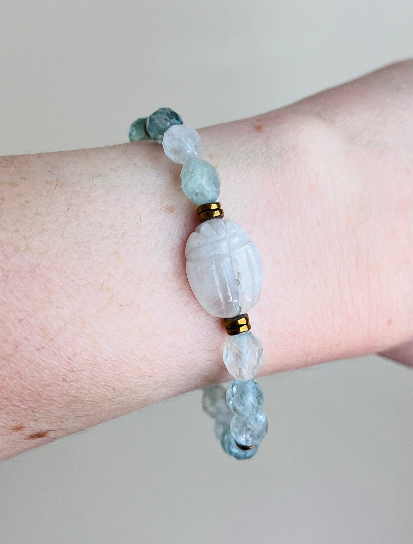 Bracelet amulette scarabée Pierre de Lune et Fluorite