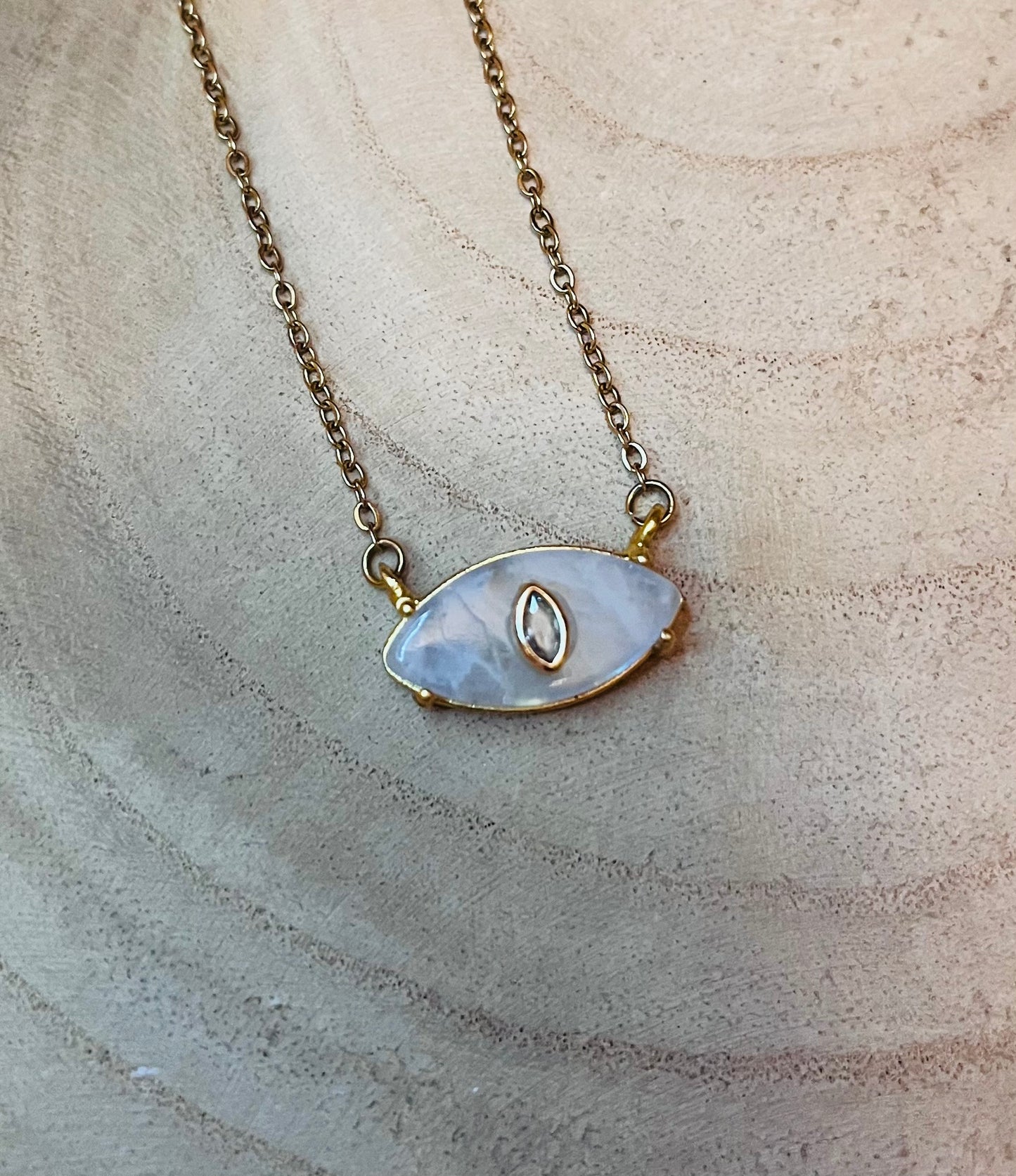 Collier talisman œil protecteur Pierre de Lune