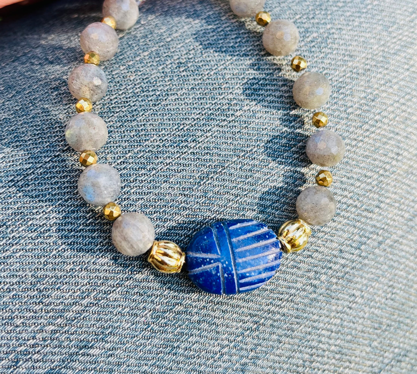 Bracelet talisman scarabée Lapis-Lazuli et Labradorite