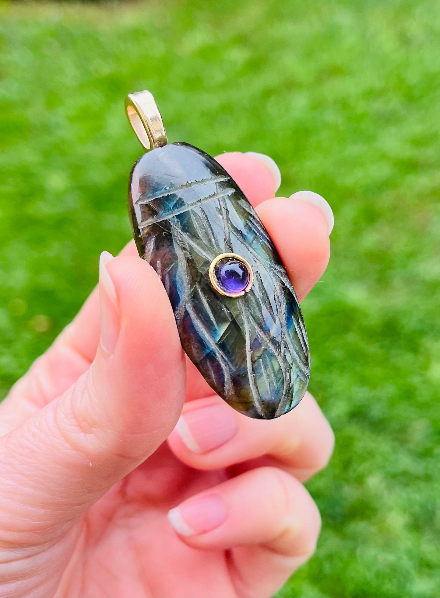 Pendentif amulette scarabée Labradorite
