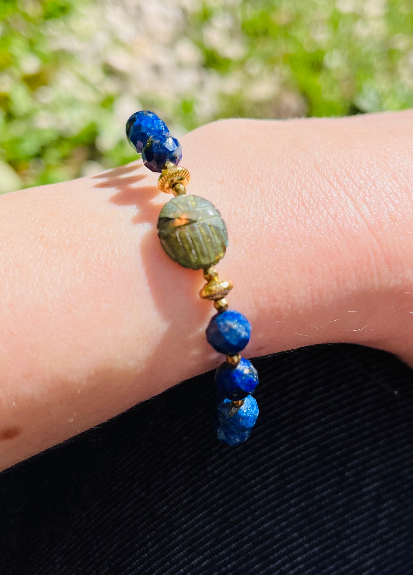 Bracelet amulette scarabée Labradorite et Lapis-lazuli