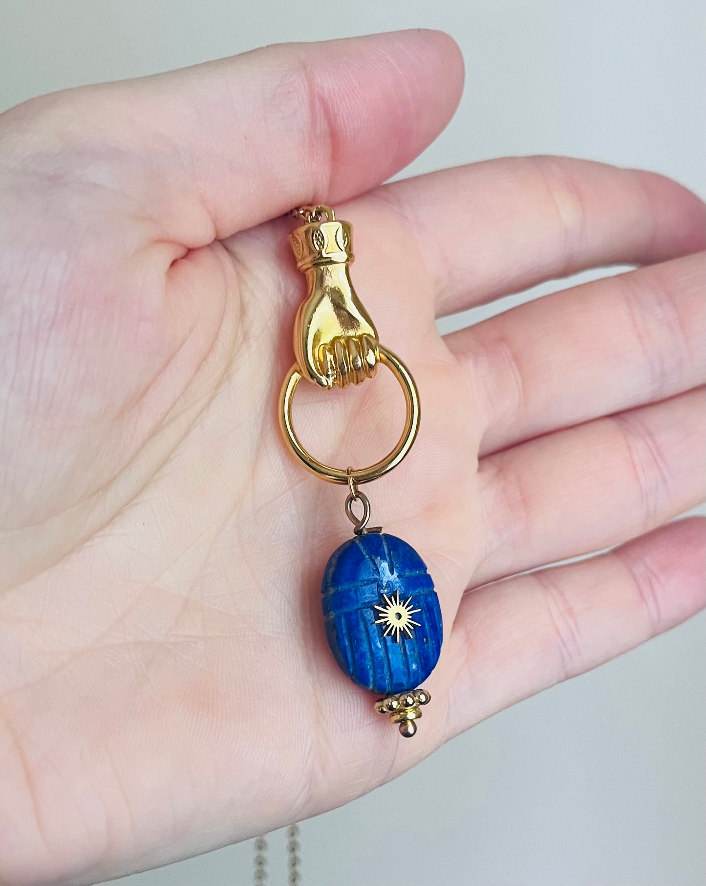 Collier sautoir talisman scarabée Lapis-lazuli