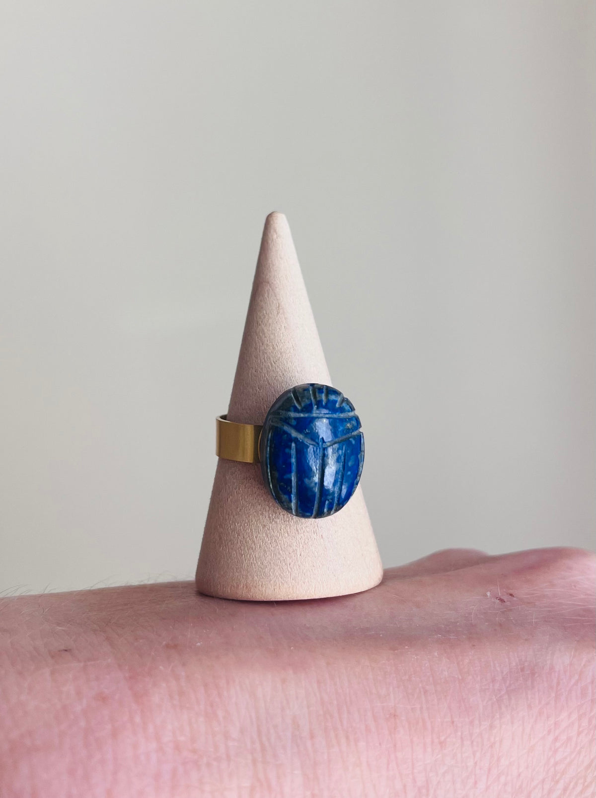 Bague talisman scarabée Lapis-lazuli porte bonheur