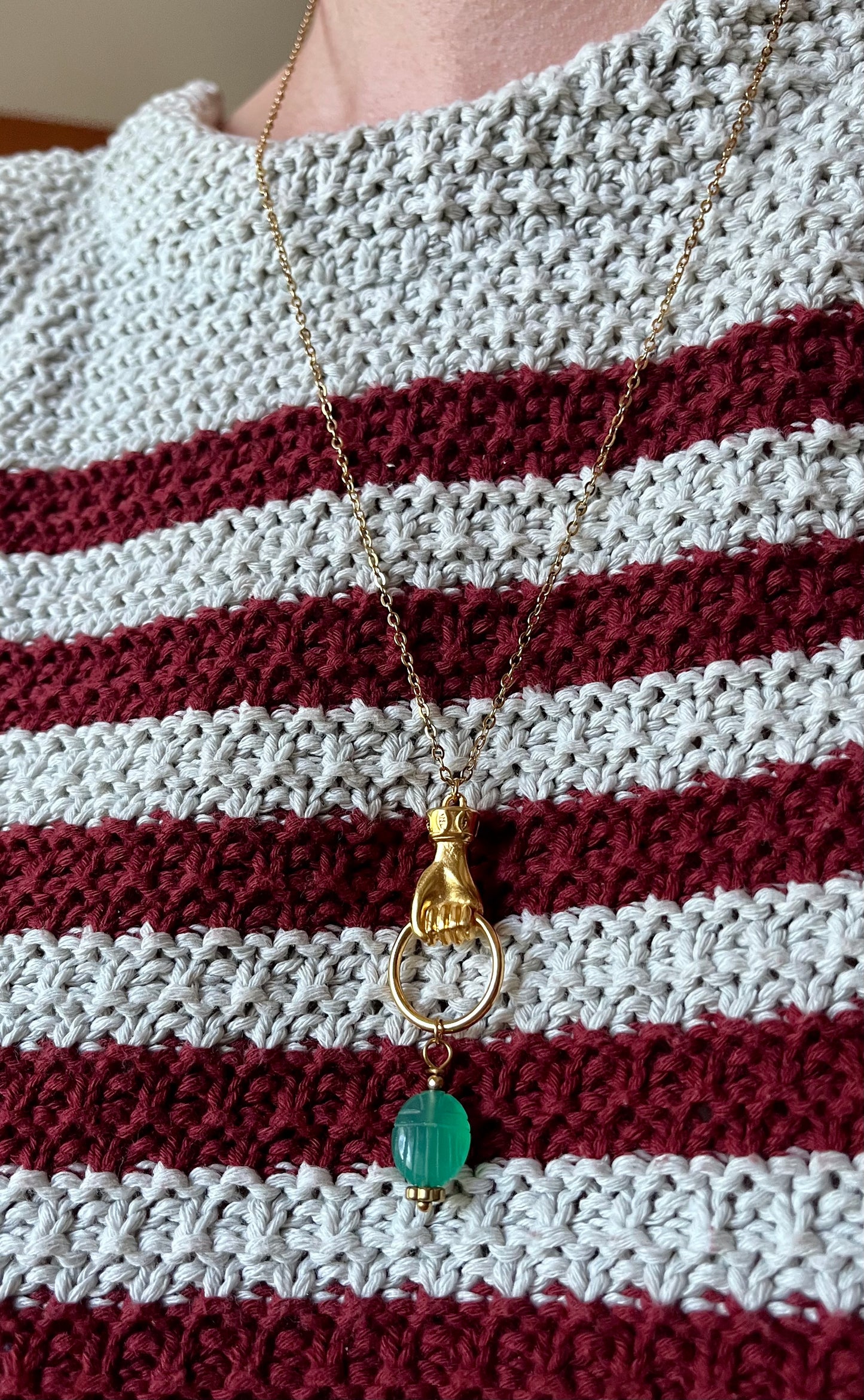 Collier sautoir talisman scarabée Onyx vert