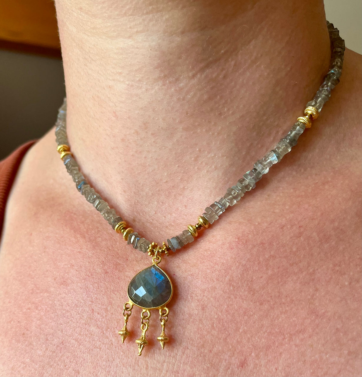 Collier grigri Labradorite