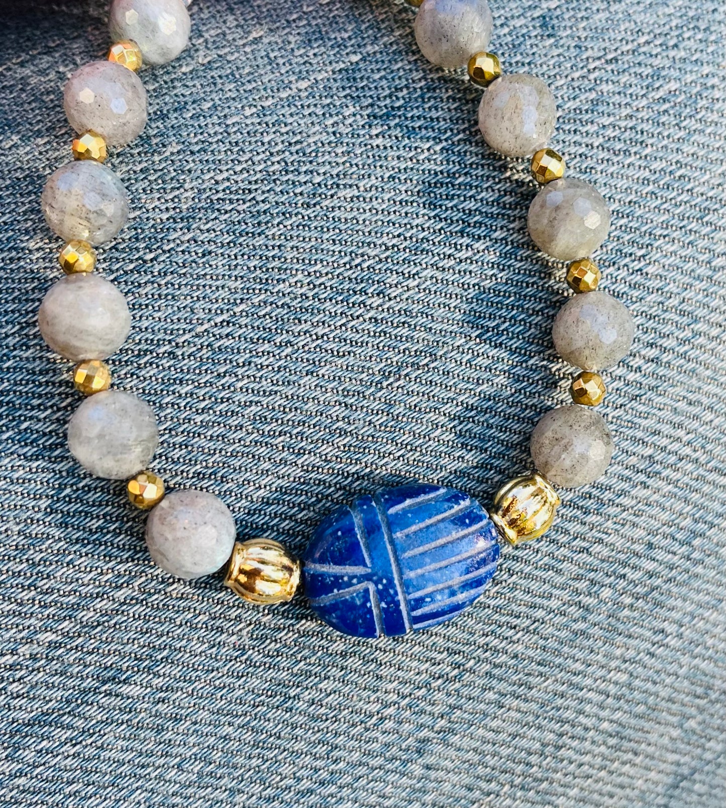 Bracelet talisman scarabée Lapis-Lazuli et Labradorite