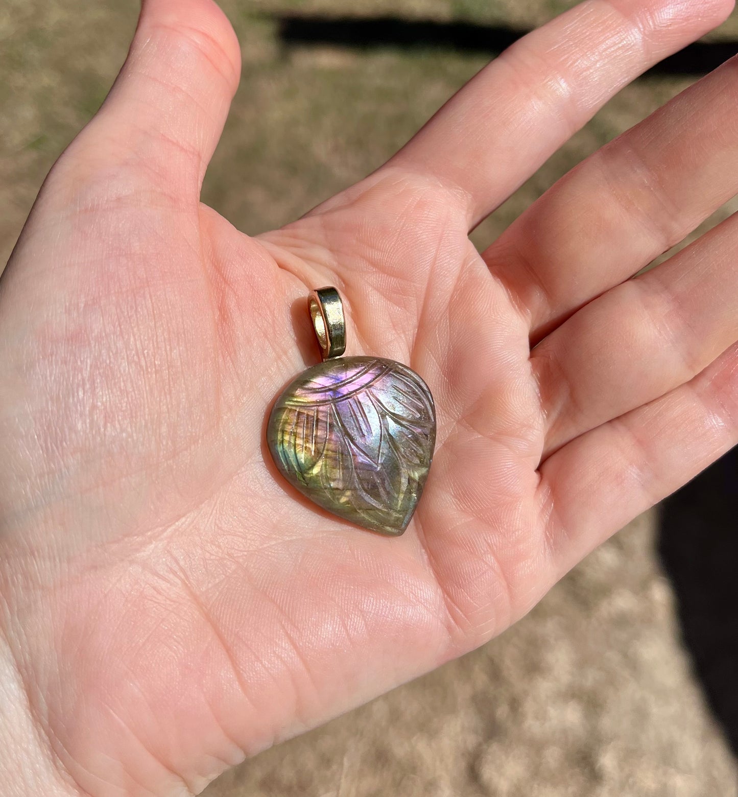 Pendentif amulette Labradorite