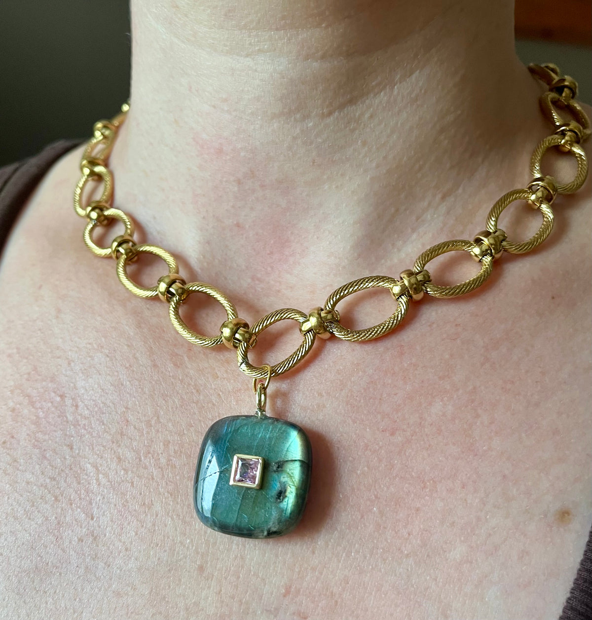 Collier grigri Labradorite