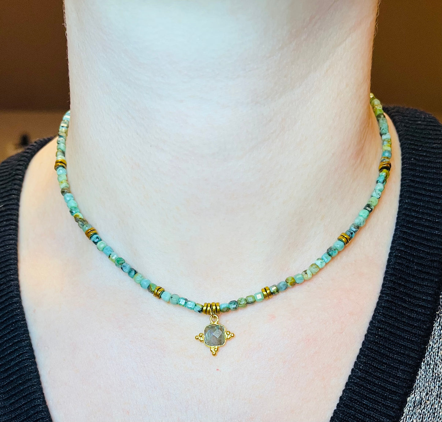 Collier talisman Turquoise africaine et Labradorite