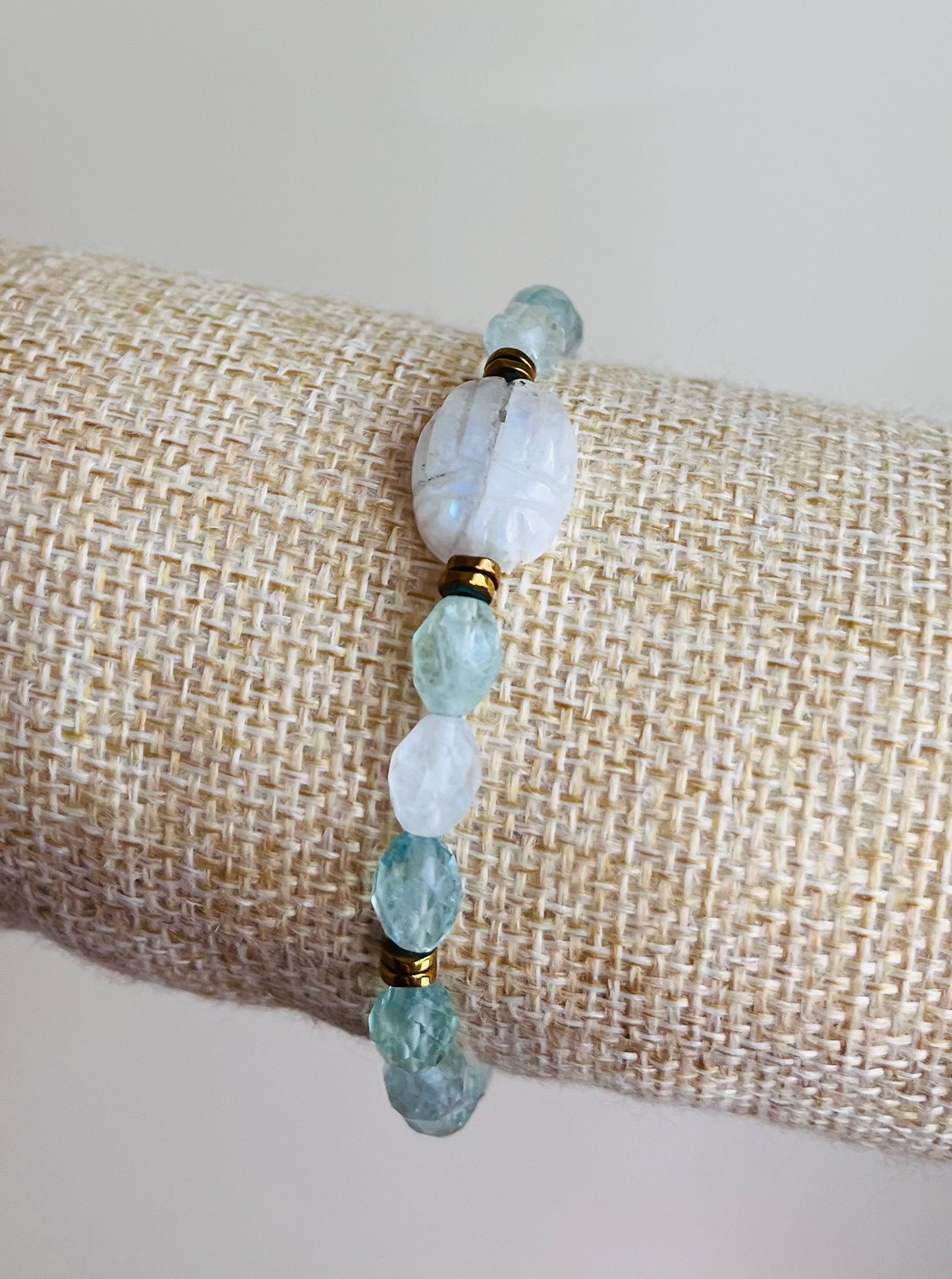Bracelet amulette scarabée Pierre de Lune et Fluorite