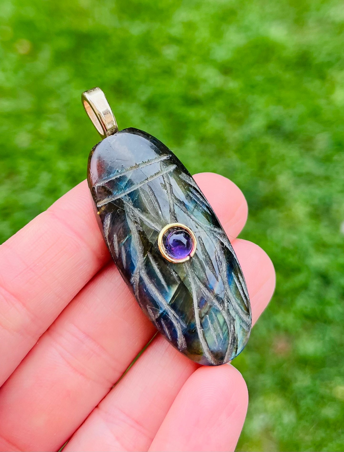 Pendentif amulette scarabée Labradorite