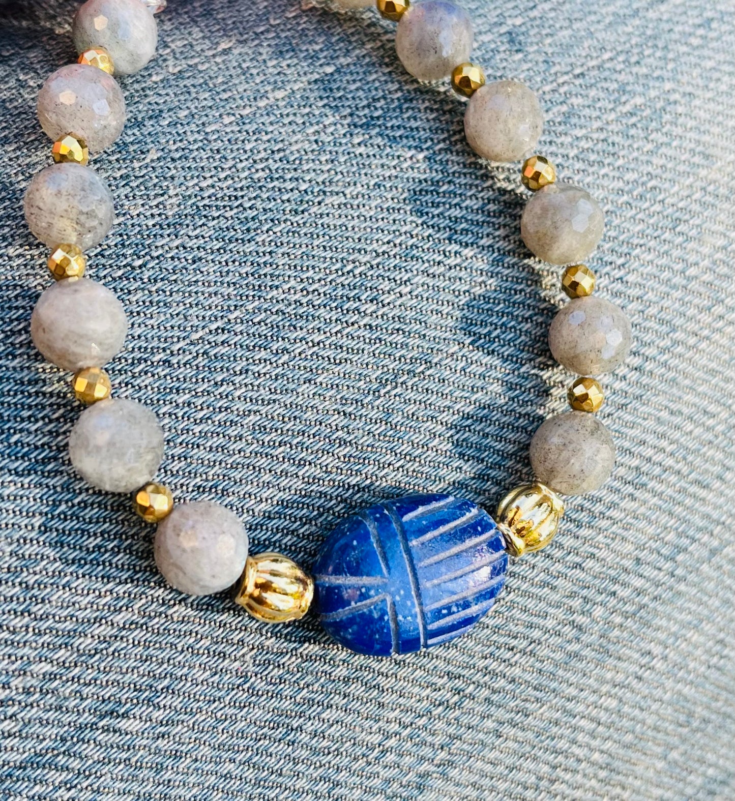 Bracelet talisman scarabée Lapis-Lazuli et Labradorite