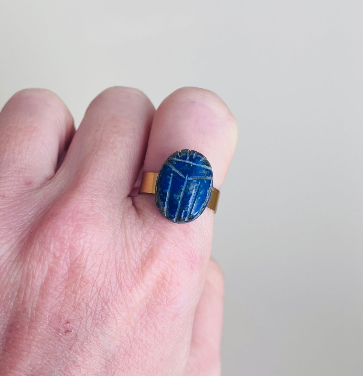 Bague talisman scarabée Lapis-lazuli porte bonheur