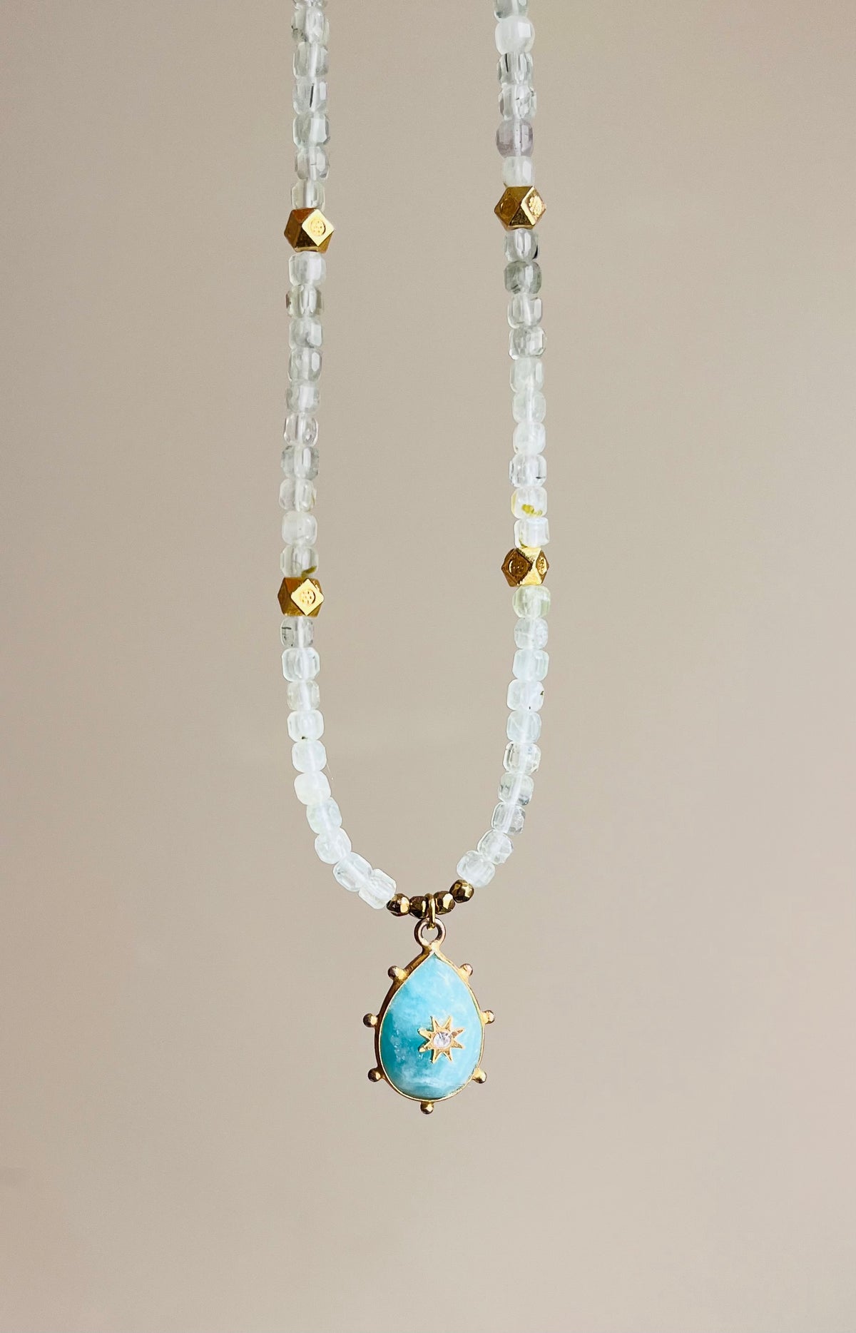 Collier grigri Prehnite et Amazonite
