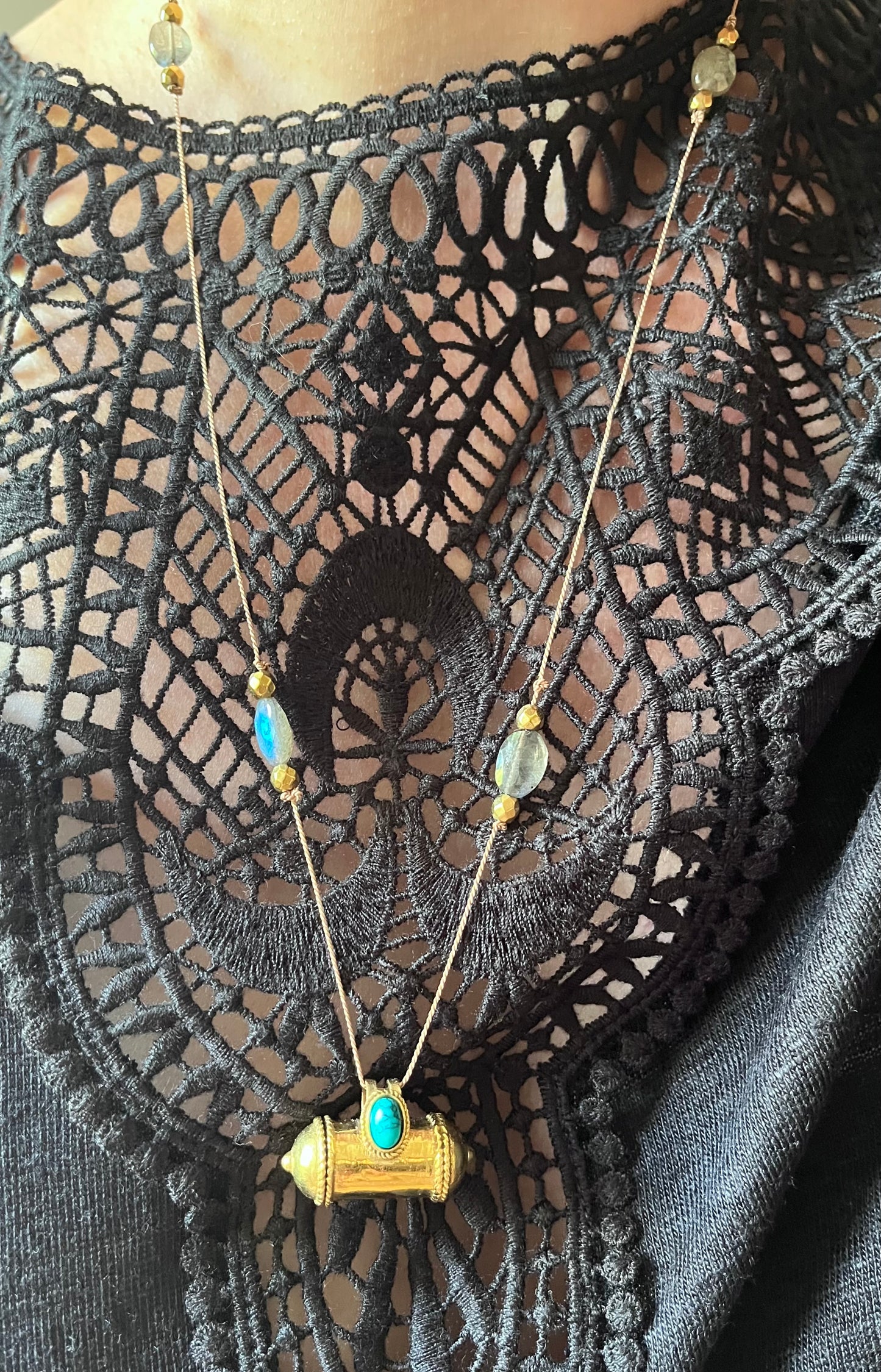 Collier sautoir talisman protecteur Boîte à vœux - Turquoise et Labradorite