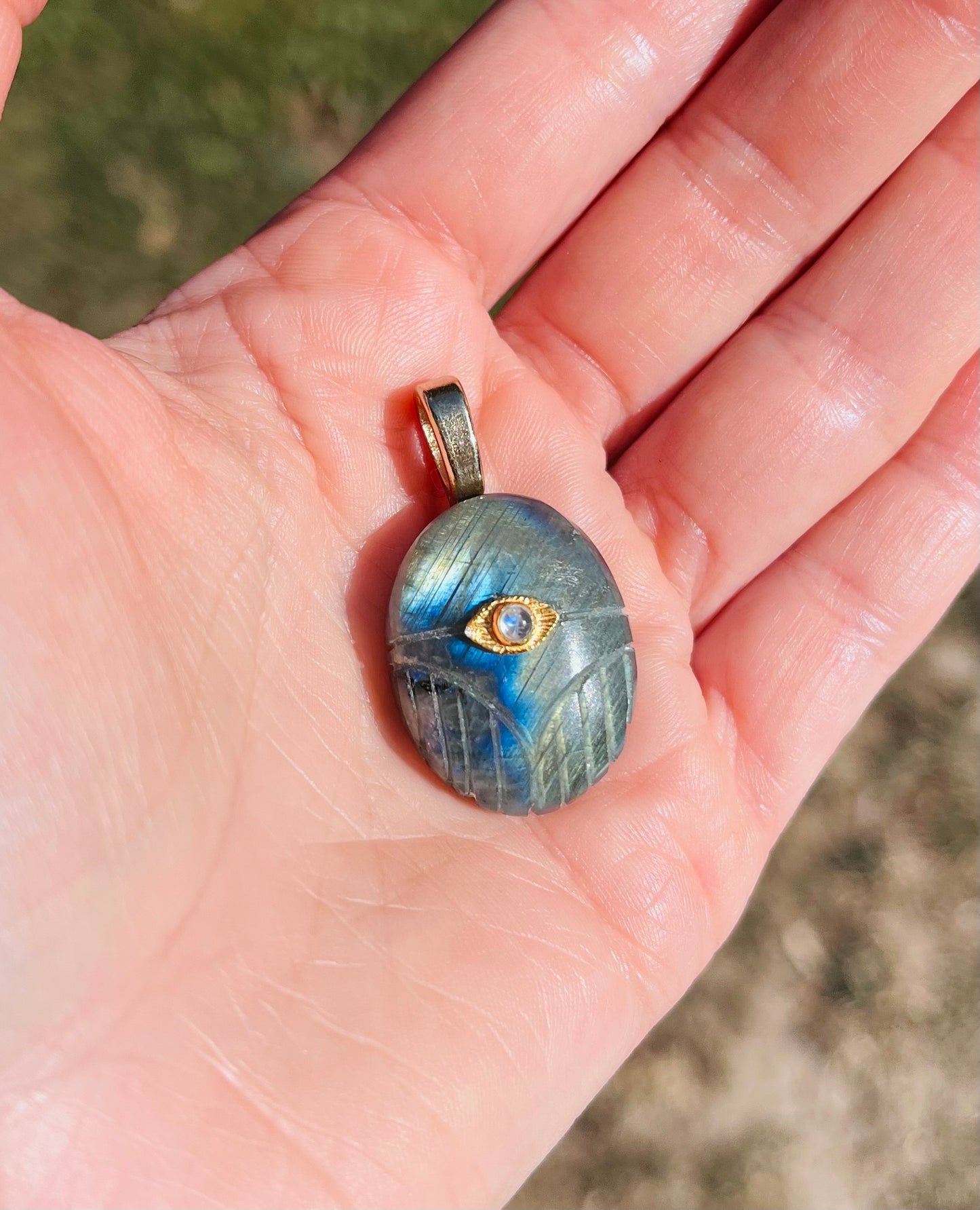 Pendentif talisman scarabée Labradorite