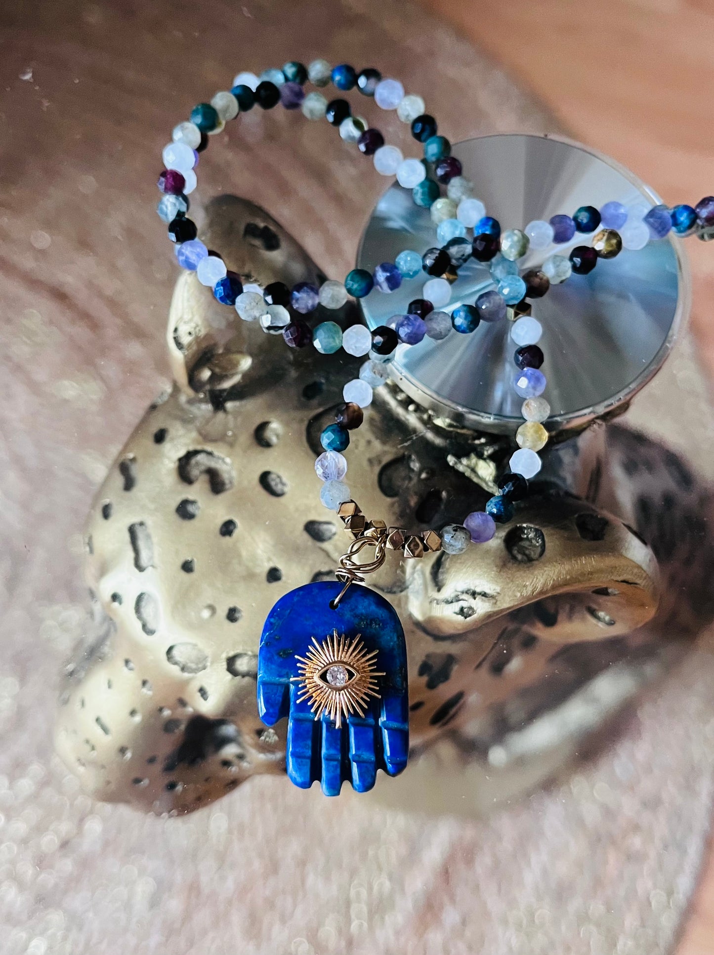 Sautoir multi pierres main protectrice Lapis-lazuli