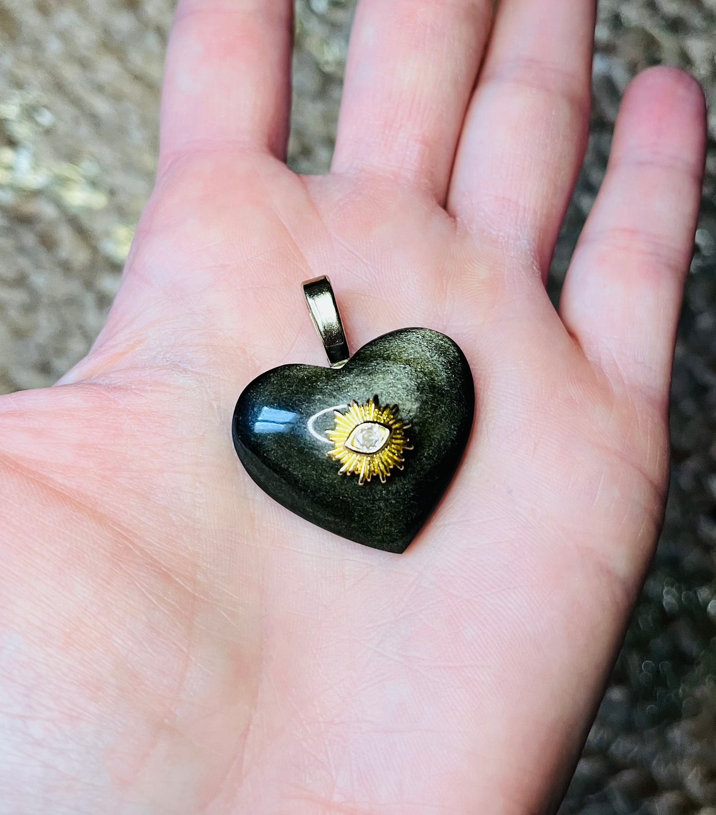 Pendentif cœur en Obsidienne dorée
