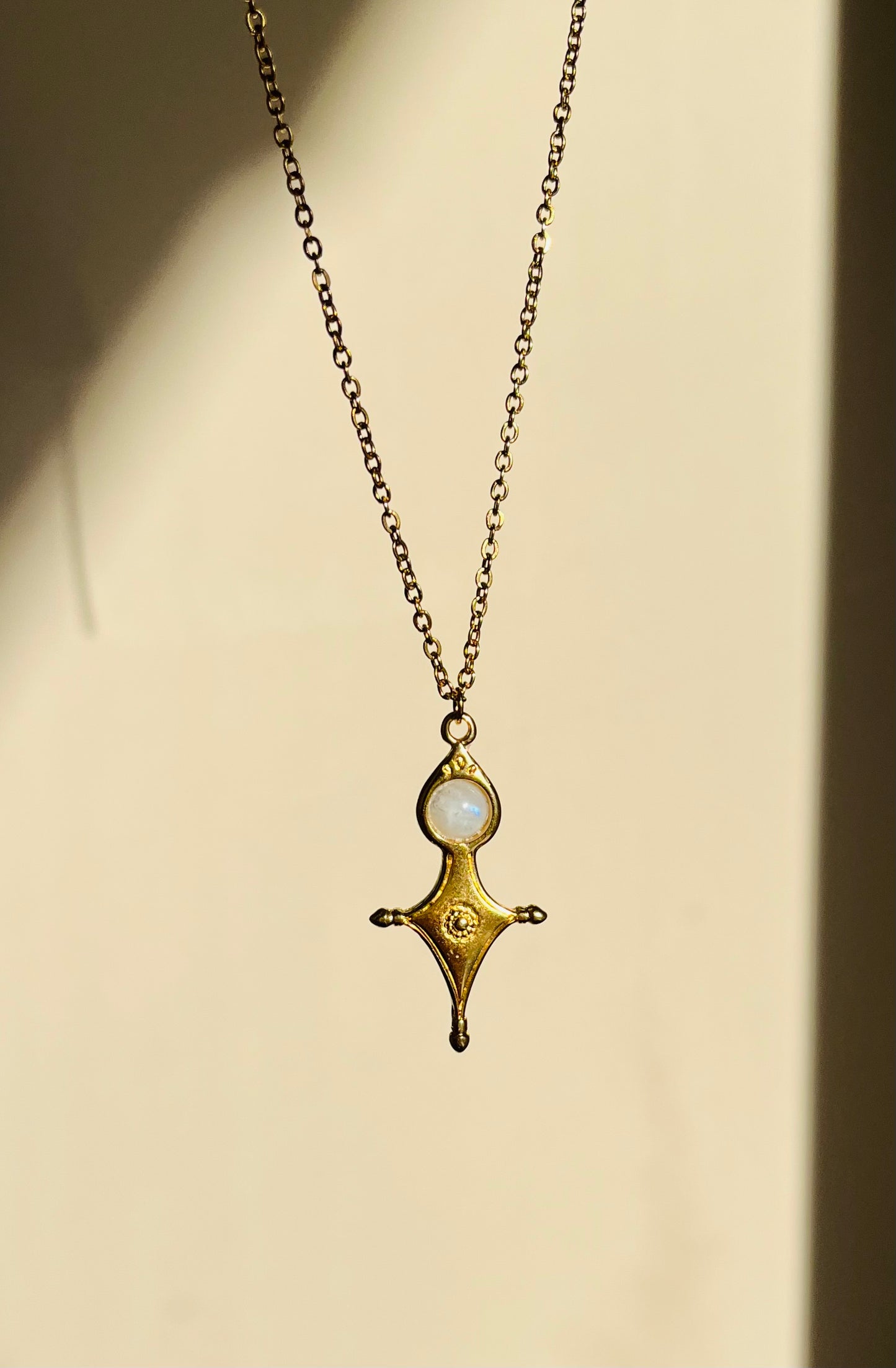 Collier Talisman Croix Touareg Pierre de Lune