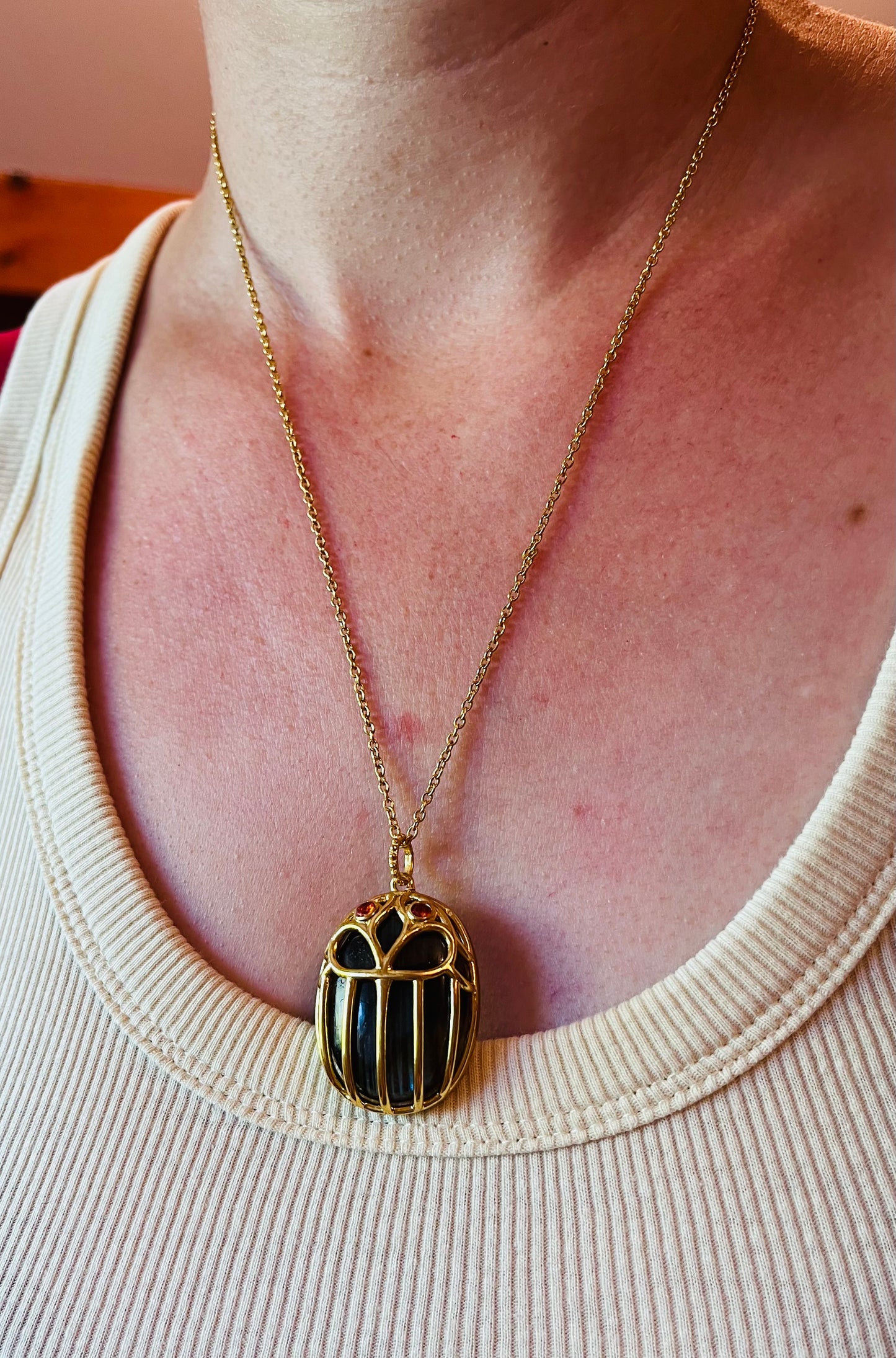 Collier amulette scarabée Labradorite