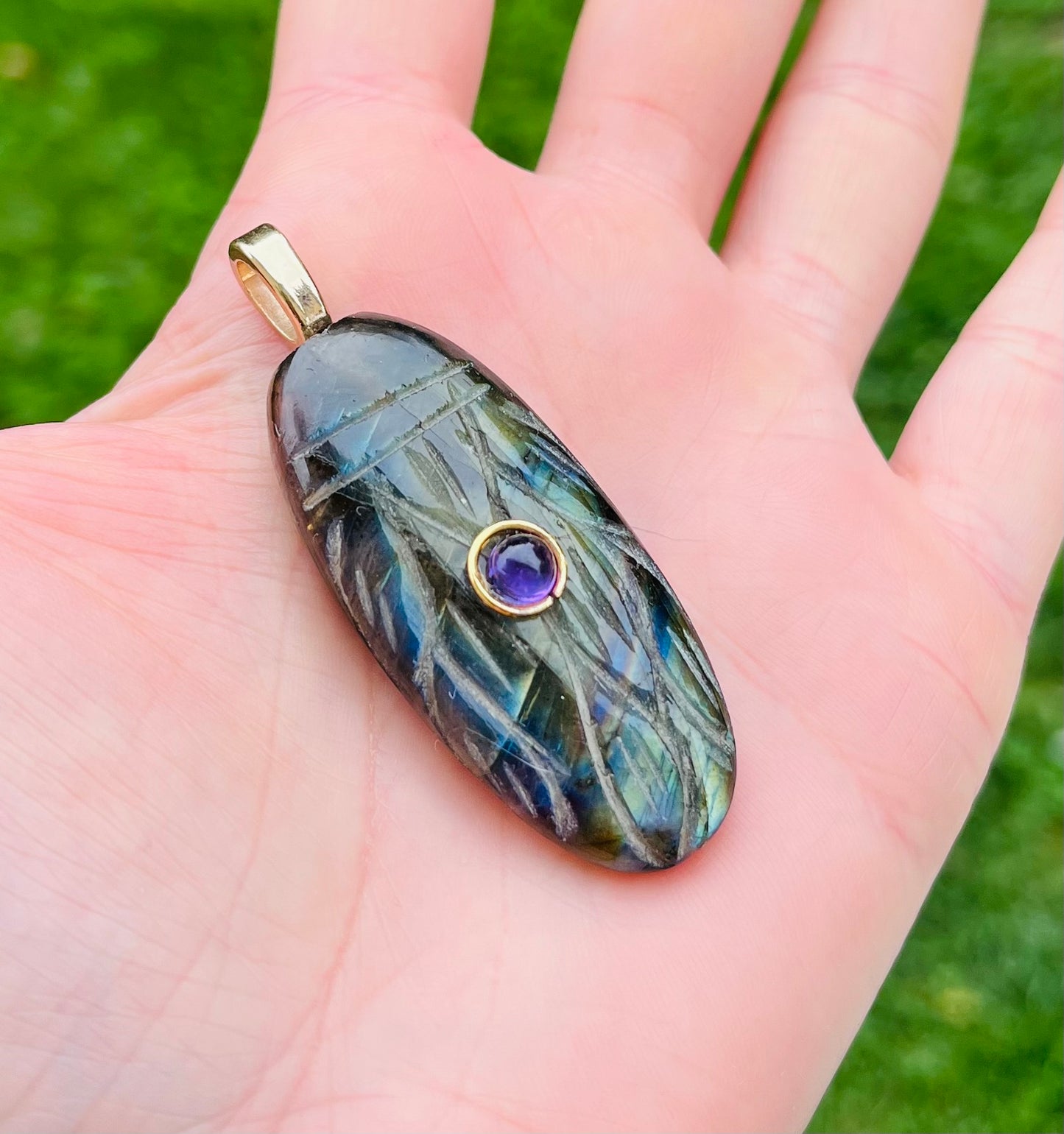 Pendentif amulette scarabée Labradorite
