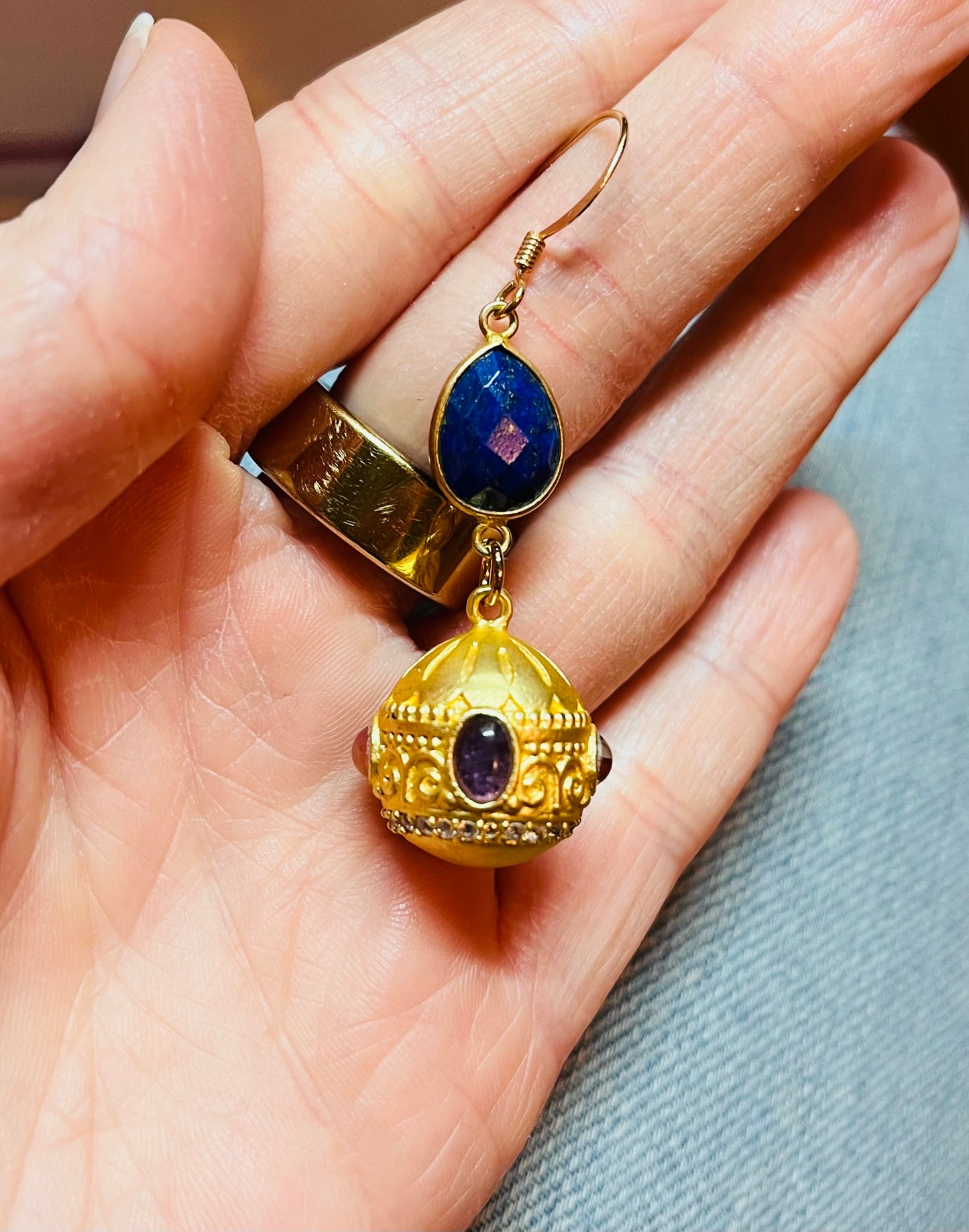 Single loop Indian talisman with multiple stones