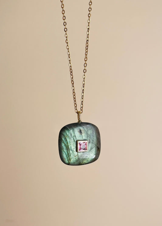 Sautoir amulette Labradorite