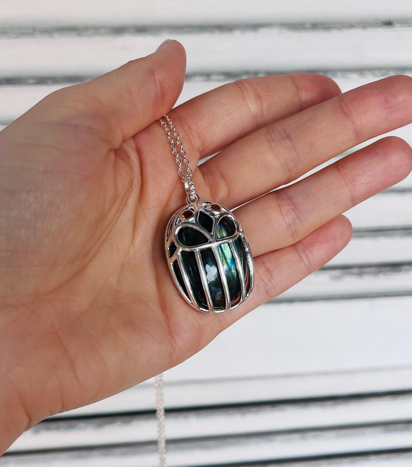 Collier Talisman Scarabée Labradorite