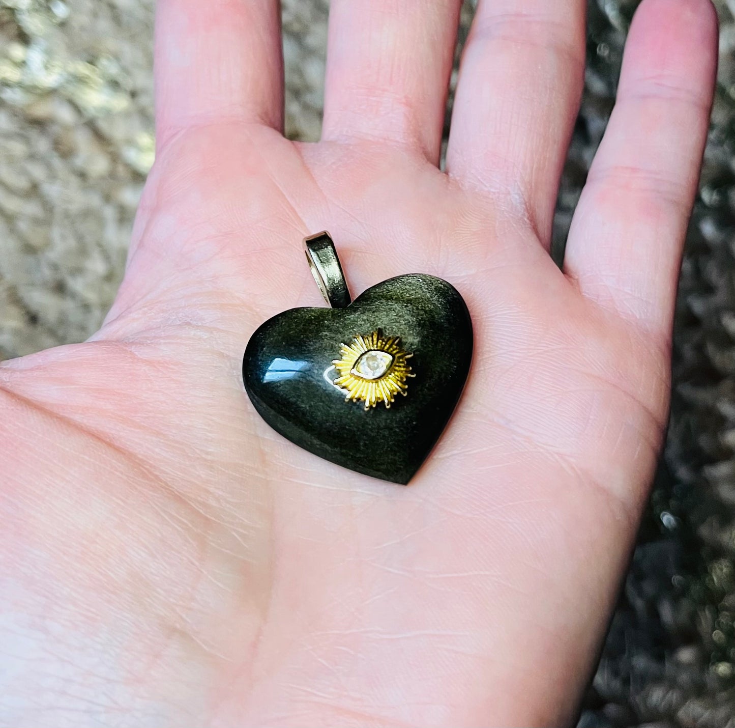 Pendentif cœur en Obsidienne dorée