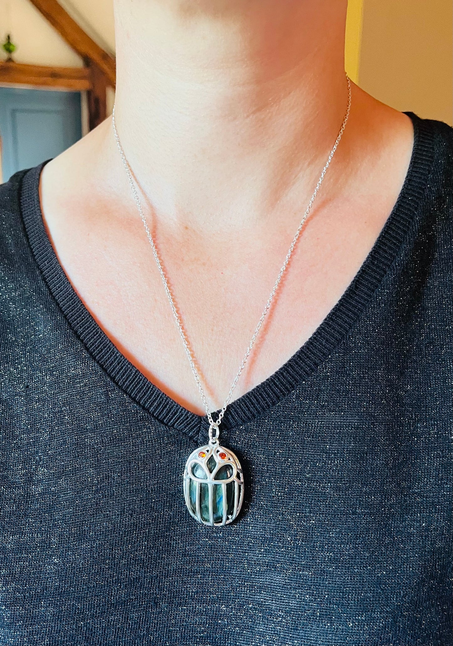 Collier Talisman Scarabée Labradorite