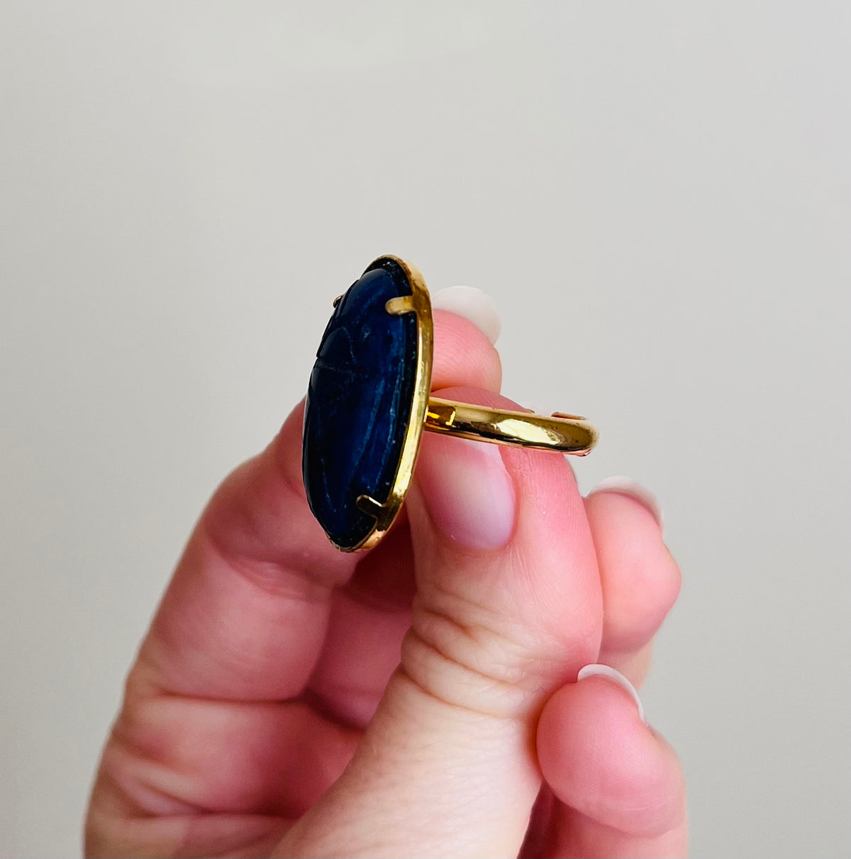 Bague amulette scarabée Lapis-lazuli