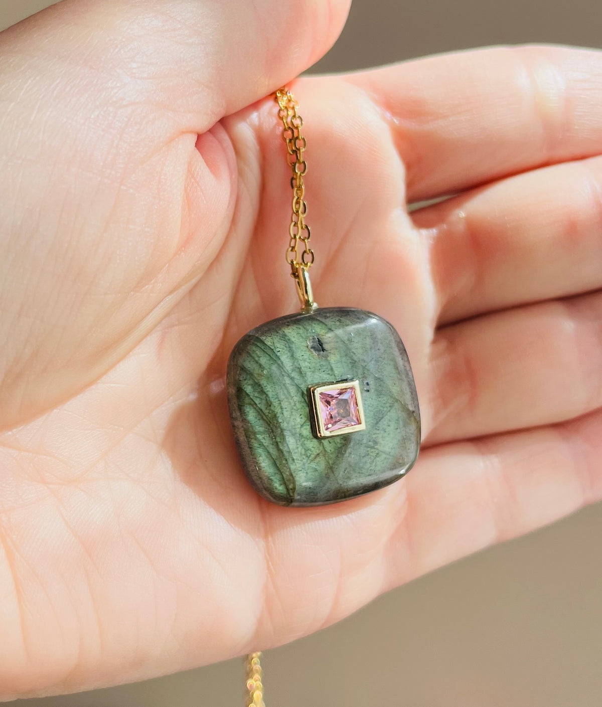 Sautoir amulette Labradorite