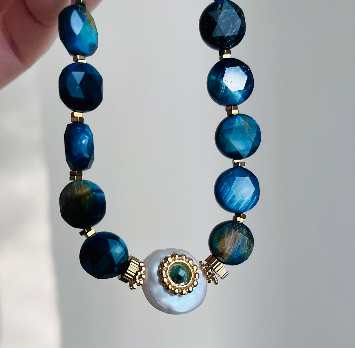 Bracelet Œil de Tigre bleu et Perle d’eau douce