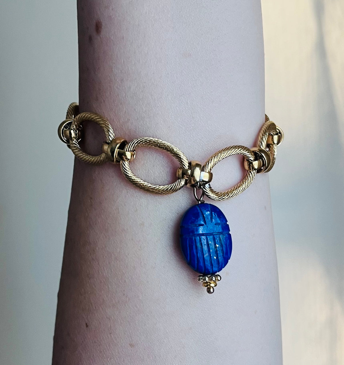 Bracelet amulette scarabée Lapis-lazuli